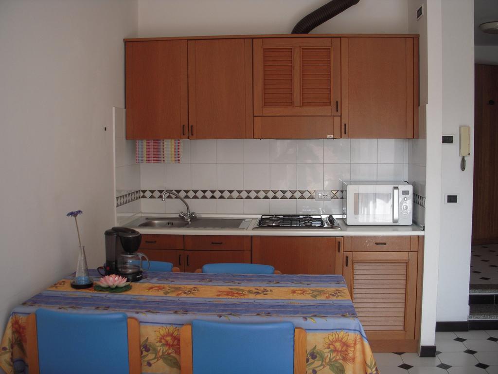 Residence Hotel Edy Imperia Bagian luar foto