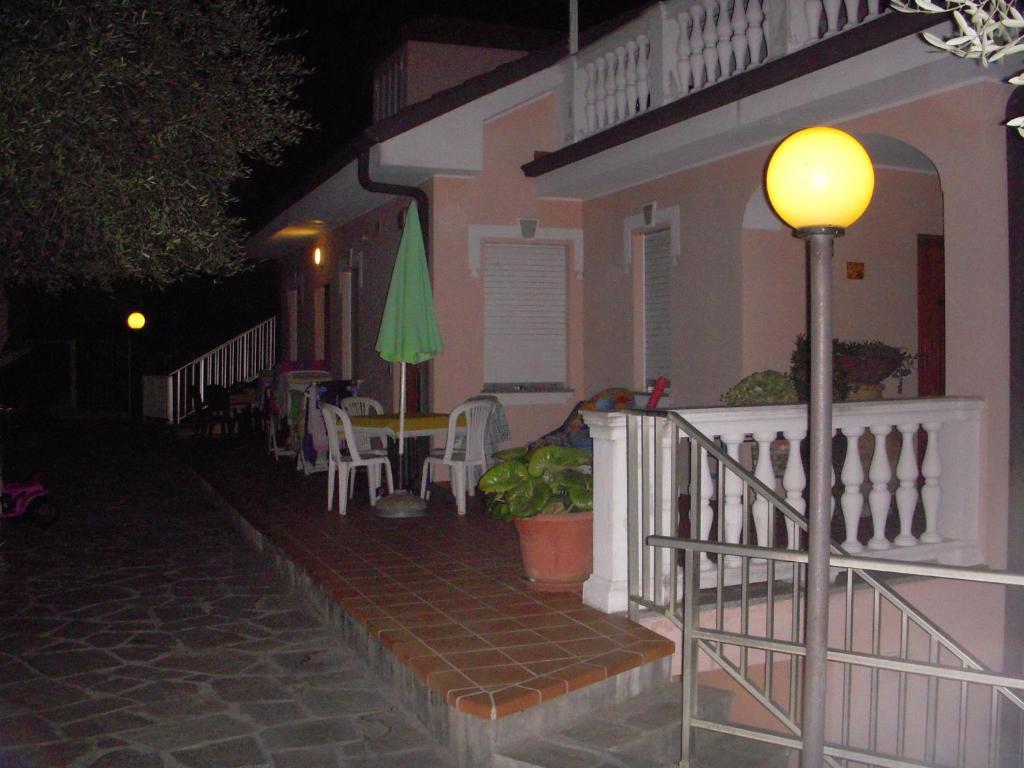 Residence Hotel Edy Imperia Bagian luar foto