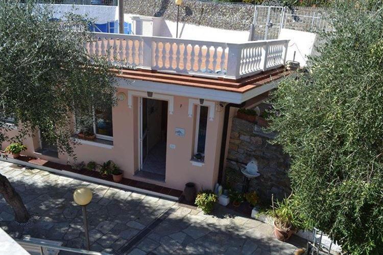 Residence Hotel Edy Imperia Bagian luar foto