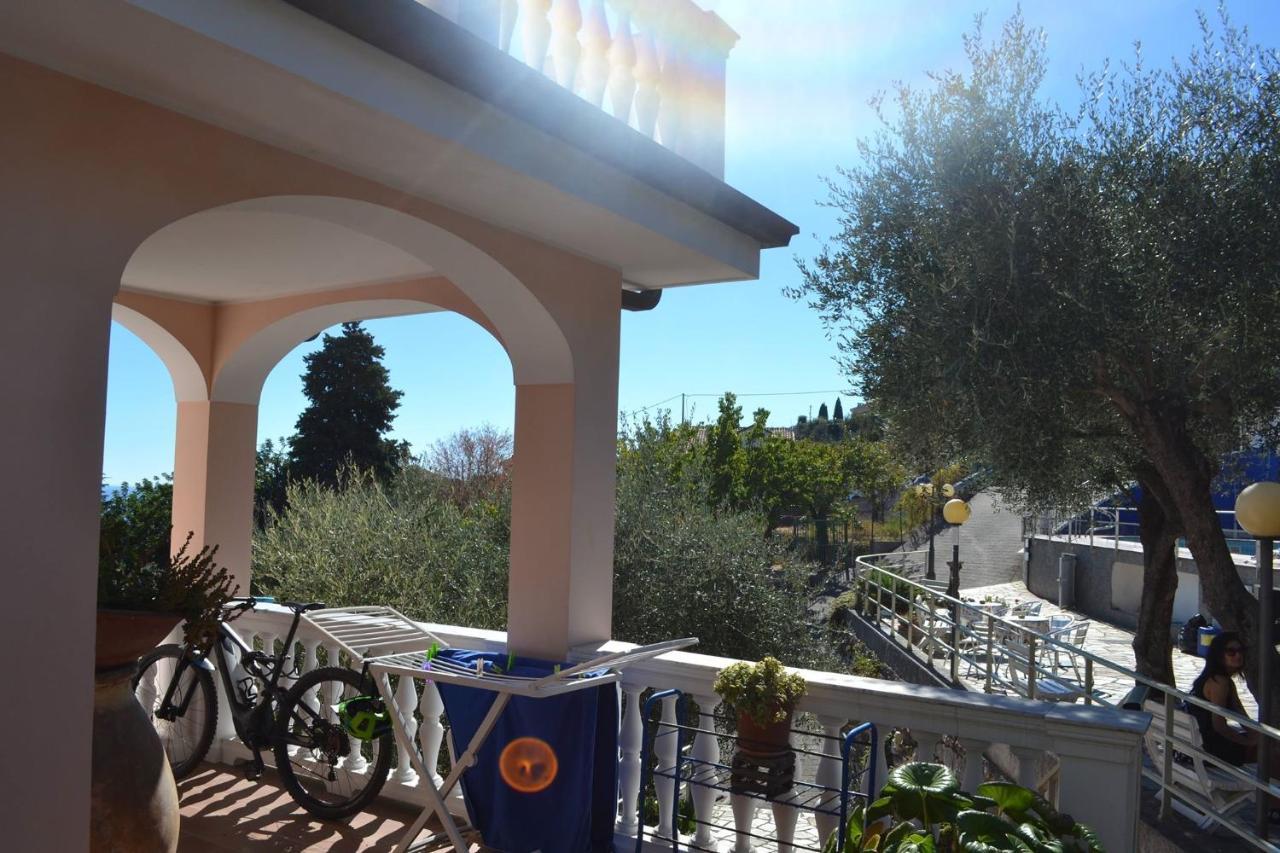 Residence Hotel Edy Imperia Bagian luar foto